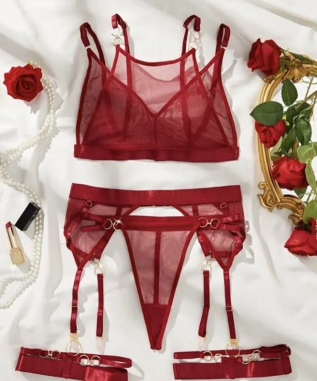 Red Desire Set – طقم الرغبة الأحمر
