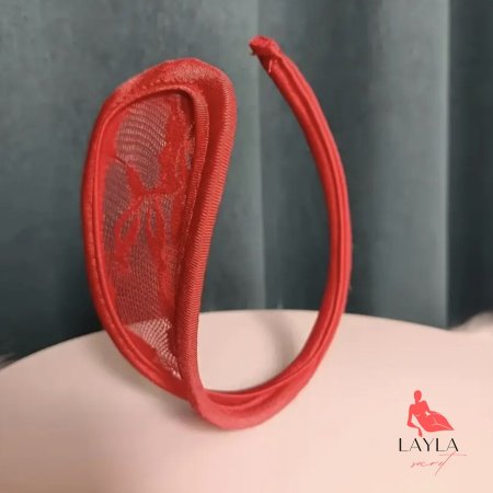 أحمر