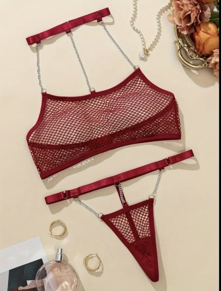 Crimson Chains – طقم السحر الأحمر