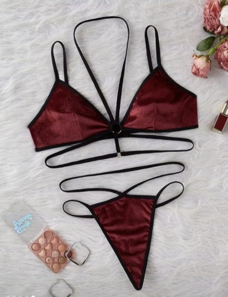 Velvet Strings – طقم اللهب المخملي