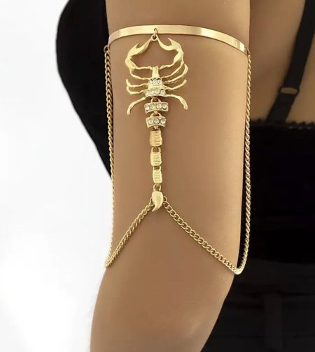 العقرب الذهبي